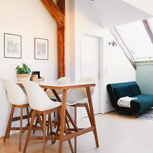 Stilvolles In Zentraler Lage Apartment