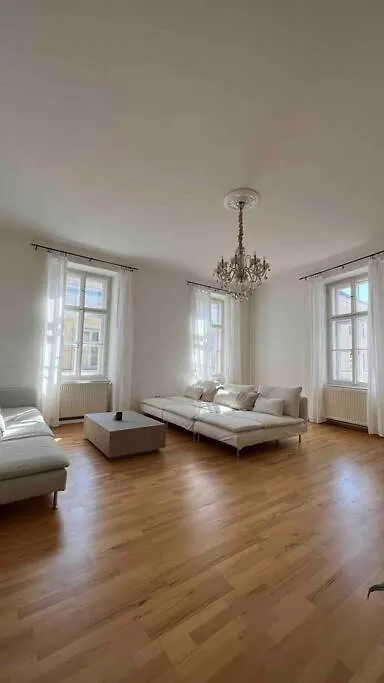 Altbauwohnung Im Univiertel! Graz Apartment